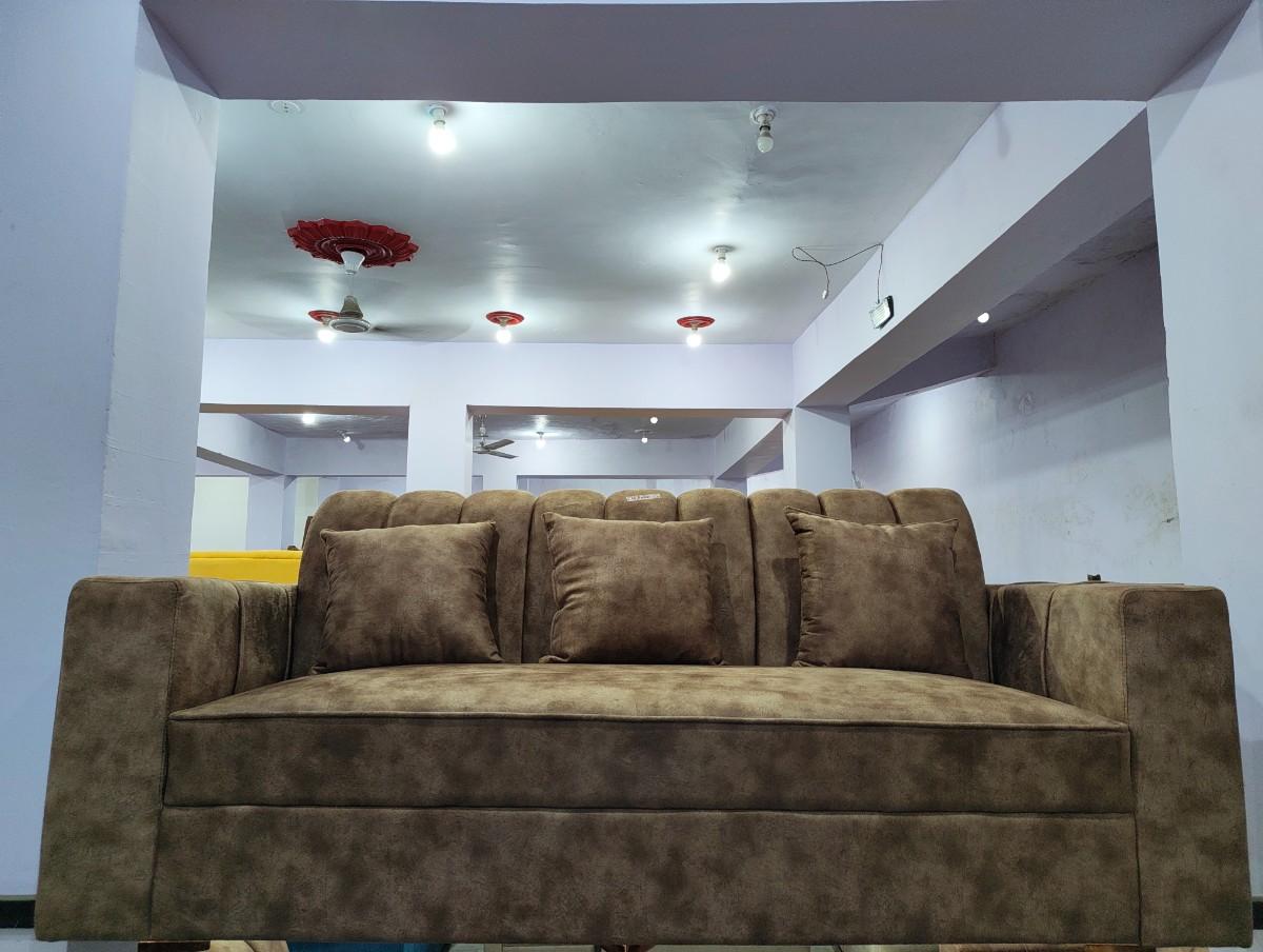 Modern Accent Couch - Jain Furniture Ajmer